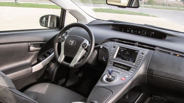 Toyota Prius FL 1.8 HSD Prestige